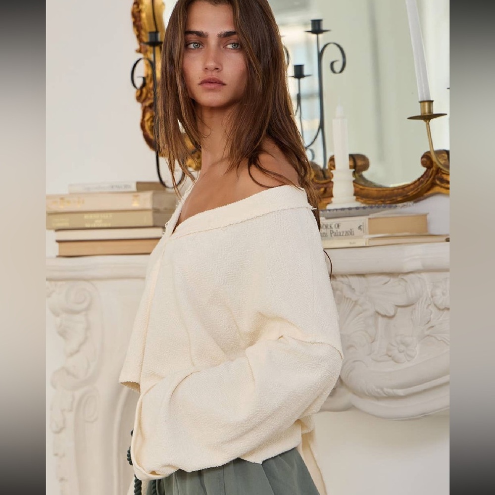 BUCKETLIST Cream Cutout Back Adjustable Tie Pullover Crop Top - Picture 6 of 8